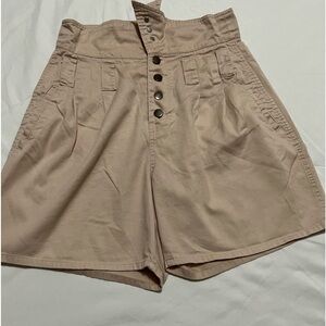 Khaki Shorts 9/10